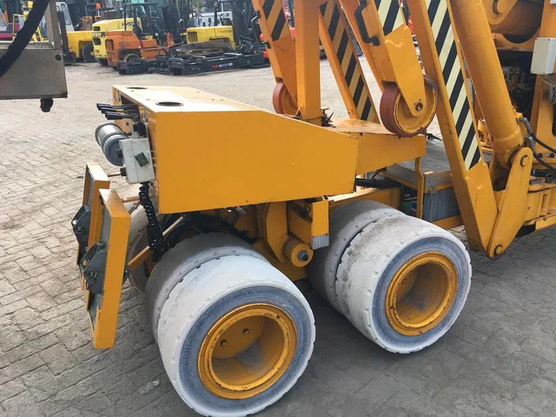 Tela-alustainen nostin Diversen Falck Schmidt Falcon Spider TSB34: kuva Tela-alustainen nostin Diversen Falck Schmidt Falcon Spider TSB34
