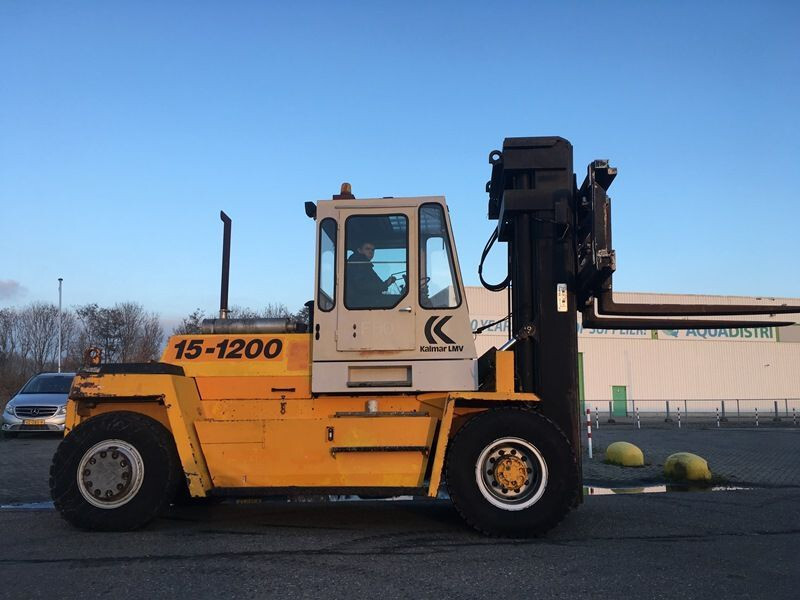 Kalmar DC15-1200 - Dieseltrukki: kuva Kalmar DC15-1200 - Dieseltrukki Kalmar DC15-1200 - Dieseltrukki: kuva Kalmar DC15-1200 - Dieseltrukki