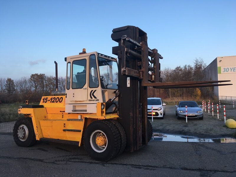 Kalmar DC15-1200 - Dieseltrukki: kuva Kalmar DC15-1200 - Dieseltrukki Kalmar DC15-1200 - Dieseltrukki: kuva Kalmar DC15-1200 - Dieseltrukki