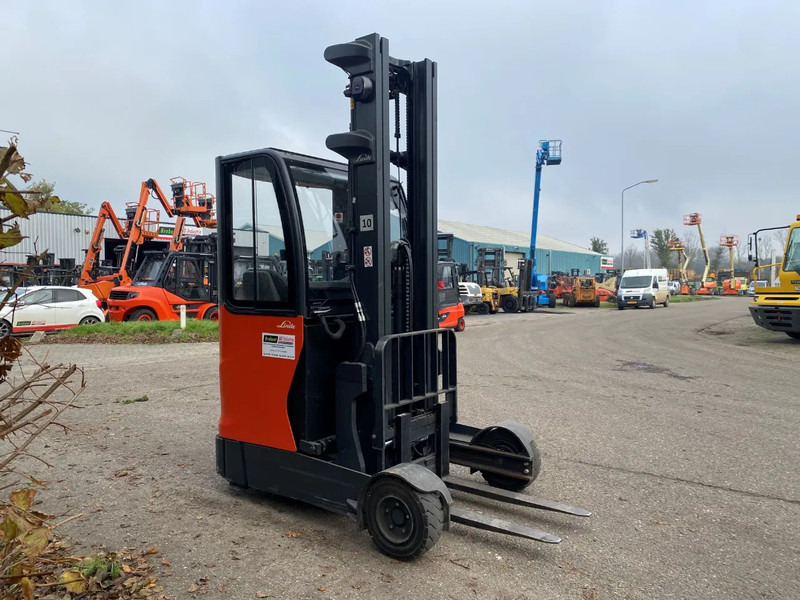 Linde R14G-01 - Työntömastotrukki: kuva Linde R14G-01 - Työntömastotrukki Linde R14G-01 - Työntömastotrukki: kuva Linde R14G-01 - Työntömastotrukki