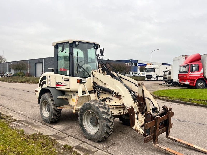 Schaeff Terex SKS 634 - Pyöräkuormaaja: kuva Schaeff Terex SKS 634 - Pyöräkuormaaja Schaeff Terex SKS 634 - Pyöräkuormaaja: kuva Schaeff Terex SKS 634 - Pyöräkuormaaja