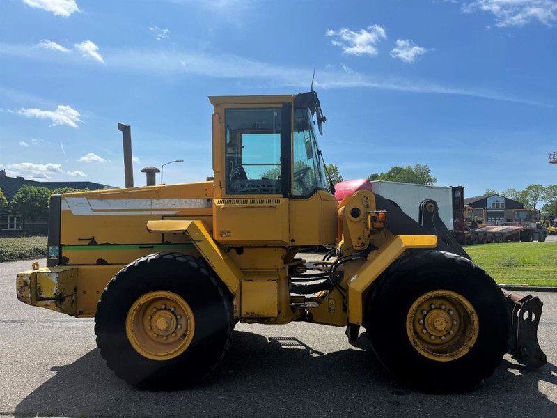 Volvo L70C - Pyöräkuormaaja: kuva Volvo L70C - Pyöräkuormaaja Volvo L70C - Pyöräkuormaaja: kuva Volvo L70C - Pyöräkuormaaja