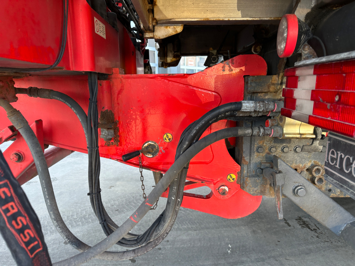 FASSI 185-5 mit Heckkonsole - Kappaletavaranosturi: kuva FASSI 185-5 mit Heckkonsole - Kappaletavaranosturi FASSI 185-5 mit Heckkonsole - Kappaletavaranosturi: kuva FASSI 185-5 mit Heckkonsole - Kappaletavaranosturi
