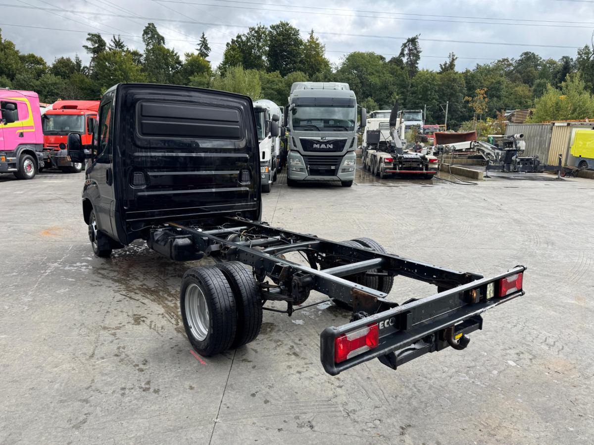 IVECO 35C21 Daily - Kuorma-auto alusta: kuva IVECO 35C21 Daily - Kuorma-auto alusta IVECO 35C21 Daily - Kuorma-auto alusta: kuva IVECO 35C21 Daily - Kuorma-auto alusta