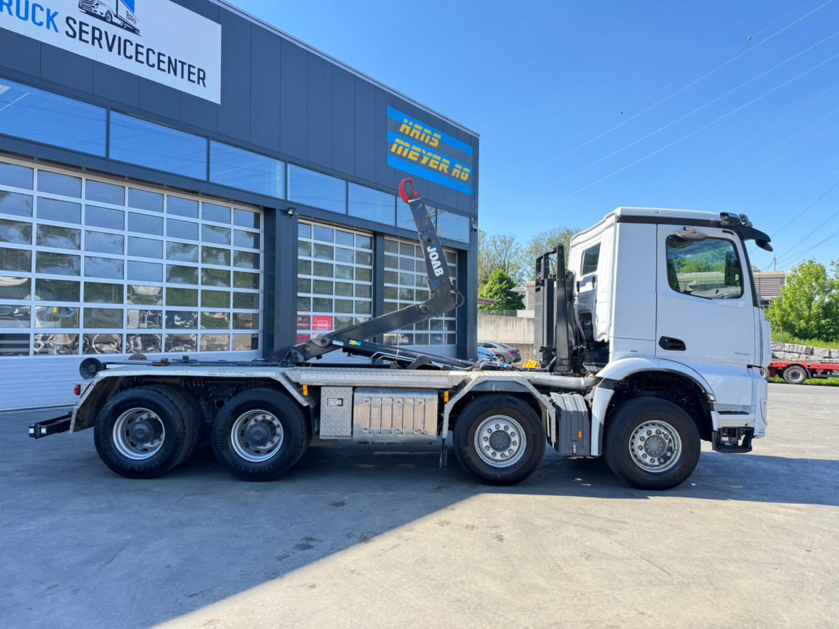 MERCEDES Arocs 3251 8x4 - Koukkulava kuorma-auto: kuva MERCEDES Arocs 3251 8x4 - Koukkulava kuorma-auto MERCEDES Arocs 3251 8x4 - Koukkulava kuorma-auto: kuva MERCEDES Arocs 3251 8x4 - Koukkulava kuorma-auto