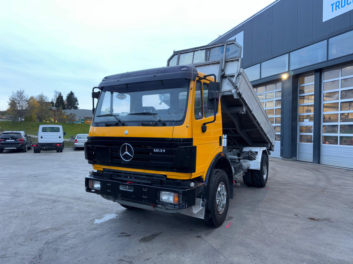 MERCEDES SK 1831 4x2 5m3 Kipper - Kippiauto kuorma-auto: kuva MERCEDES SK 1831 4x2 5m3 Kipper - Kippiauto kuorma-auto MERCEDES SK 1831 4x2 5m3 Kipper - Kippiauto kuorma-auto: kuva MERCEDES SK 1831 4x2 5m3 Kipper - Kippiauto kuorma-auto