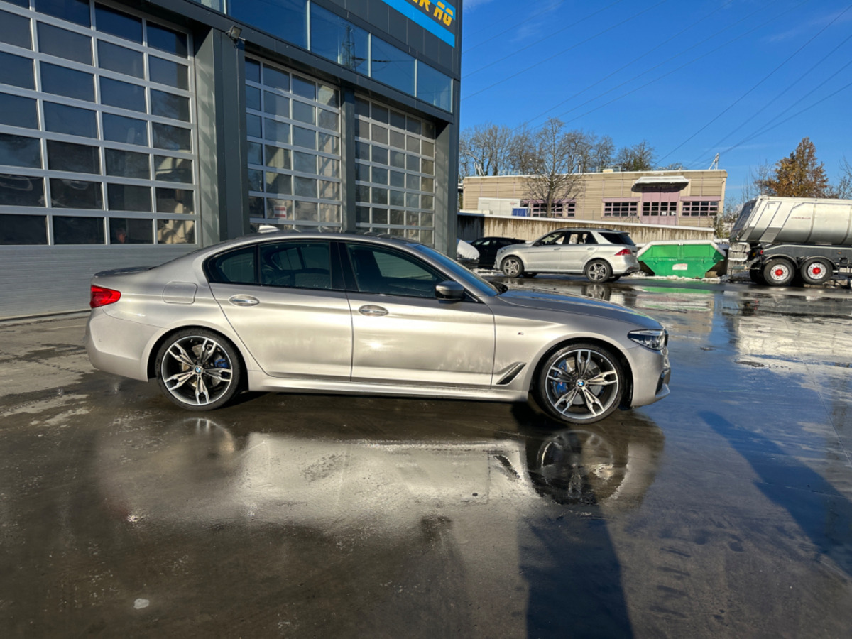 Marke BMW M550D xDrive - Sedan: kuva Marke BMW M550D xDrive - Sedan Marke BMW M550D xDrive - Sedan: kuva Marke BMW M550D xDrive - Sedan