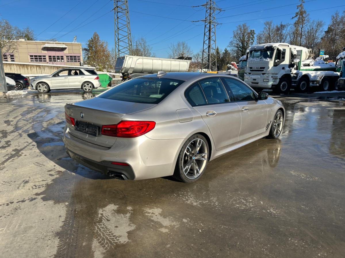 Marke BMW M550D xDrive - Sedan: kuva Marke BMW M550D xDrive - Sedan Marke BMW M550D xDrive - Sedan: kuva Marke BMW M550D xDrive - Sedan