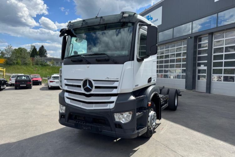 Mercedes-Benz Antos 1851 4x2 - Kuorma-auto alusta: kuva Mercedes-Benz Antos 1851 4x2 - Kuorma-auto alusta Mercedes-Benz Antos 1851 4x2 - Kuorma-auto alusta: kuva Mercedes-Benz Antos 1851 4x2 - Kuorma-auto alusta