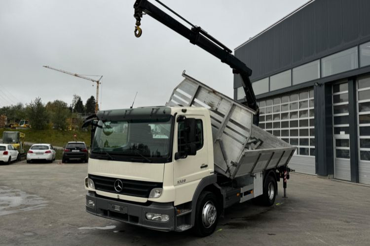 Mercedes-Benz Atego 1329 4x2 Hiab 088-2 - Kippiauto kuorma-auto, Nosturiauto: kuva Mercedes-Benz Atego 1329 4x2 Hiab 088-2 - Kippiauto kuorma-auto, Nosturiauto Mercedes-Benz Atego 1329 4x2 Hiab 088-2 - Kippiauto kuorma-auto, Nosturiauto: kuva Mercedes-Benz Atego 1329 4x2 Hiab 088-2 - Kippiauto kuorma-auto, Nosturiauto