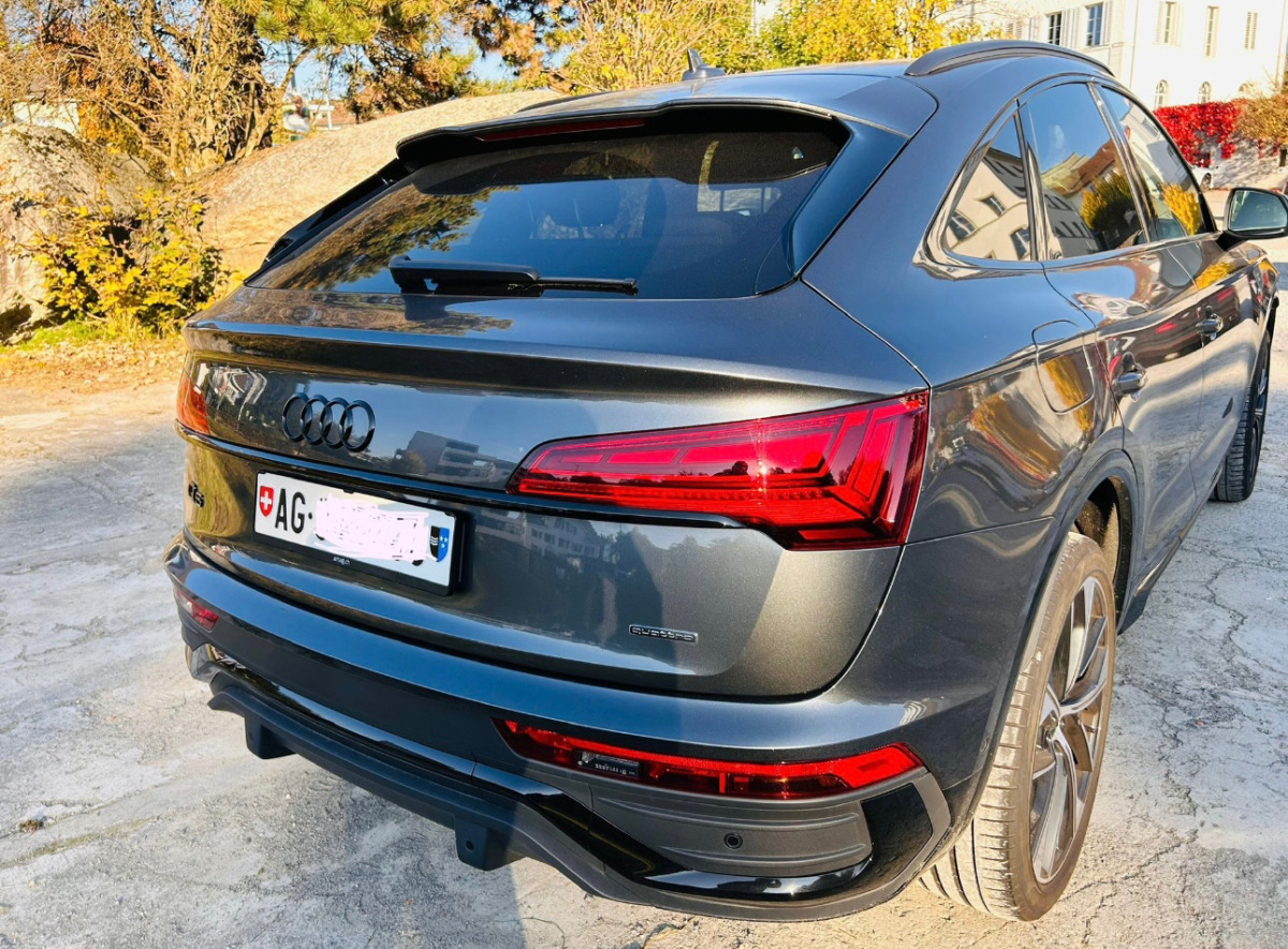 AUDI Q5 Sportback - Muut kone: kuva AUDI Q5 Sportback - Muut kone AUDI Q5 Sportback - Muut kone: kuva AUDI Q5 Sportback - Muut kone