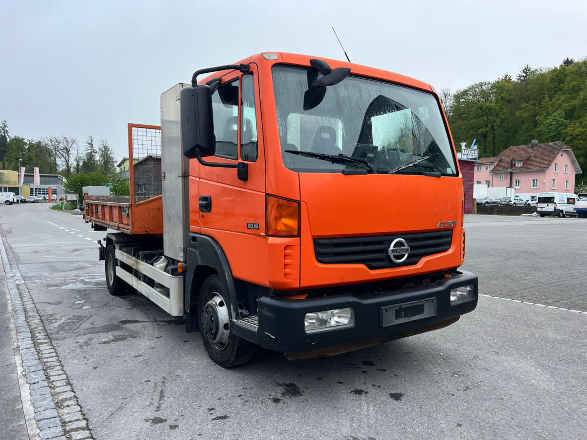 NISSAN Atleon 80.19 4x2 Hooklift - Koukkulava kuorma-auto: kuva NISSAN Atleon 80.19 4x2 Hooklift - Koukkulava kuorma-auto NISSAN Atleon 80.19 4x2 Hooklift - Koukkulava kuorma-auto: kuva NISSAN Atleon 80.19 4x2 Hooklift - Koukkulava kuorma-auto
