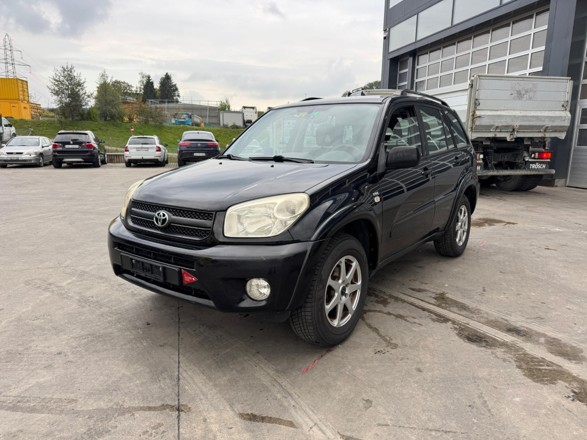 TOYOTA RAV4 2.0 4x4 - Henkilöauto: kuva TOYOTA RAV4 2.0 4x4 - Henkilöauto TOYOTA RAV4 2.0 4x4 - Henkilöauto: kuva TOYOTA RAV4 2.0 4x4 - Henkilöauto