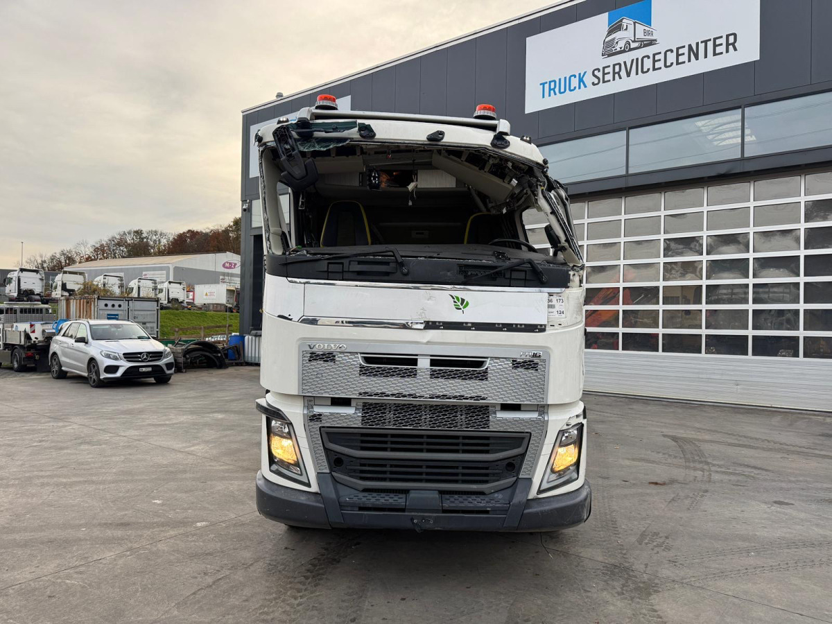 VOLVO FH16-650 6x6 X-Track Unfall - Kuorma-auto alusta: kuva VOLVO FH16-650 6x6 X-Track Unfall - Kuorma-auto alusta VOLVO FH16-650 6x6 X-Track Unfall - Kuorma-auto alusta: kuva VOLVO FH16-650 6x6 X-Track Unfall - Kuorma-auto alusta