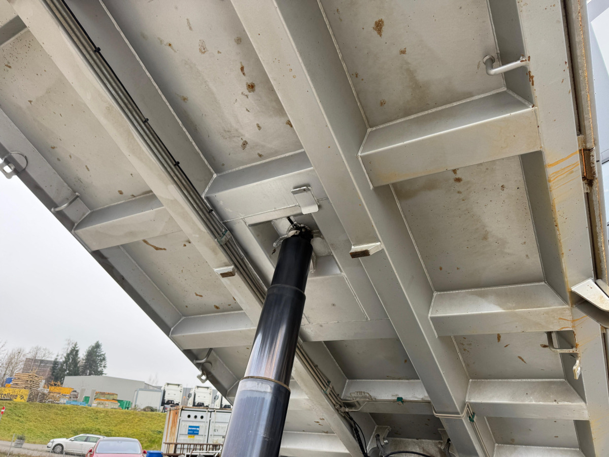 Kippiauto kuorma-auto VOLVO FMX-540 10x4 Moser 2S: kuva Kippiauto kuorma-auto VOLVO FMX-540 10x4 Moser 2S Kippiauto kuorma-auto VOLVO FMX-540 10x4 Moser 2S: kuva Kippiauto kuorma-auto VOLVO FMX-540 10x4 Moser 2S