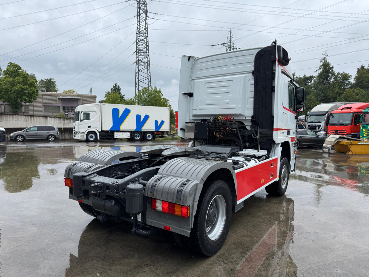 MERCEDES Actros 2044 4x4 - Vetopöytäauto: kuva MERCEDES Actros 2044 4x4 - Vetopöytäauto MERCEDES Actros 2044 4x4 - Vetopöytäauto: kuva MERCEDES Actros 2044 4x4 - Vetopöytäauto