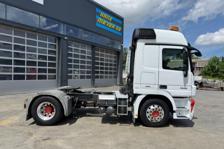 Mercedes-Benz Actros 1848 4x2 - Vetopöytäauto: kuva Mercedes-Benz Actros 1848 4x2 - Vetopöytäauto Mercedes-Benz Actros 1848 4x2 - Vetopöytäauto: kuva Mercedes-Benz Actros 1848 4x2 - Vetopöytäauto