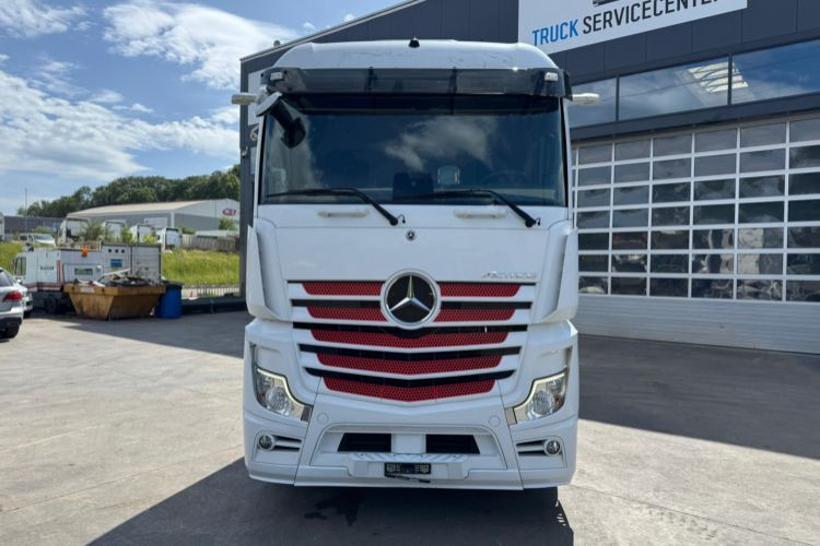 Mercedes-Benz Actros 1851 4x4 Hydraulik - Vetopöytäauto: kuva Mercedes-Benz Actros 1851 4x4 Hydraulik - Vetopöytäauto Mercedes-Benz Actros 1851 4x4 Hydraulik - Vetopöytäauto: kuva Mercedes-Benz Actros 1851 4x4 Hydraulik - Vetopöytäauto