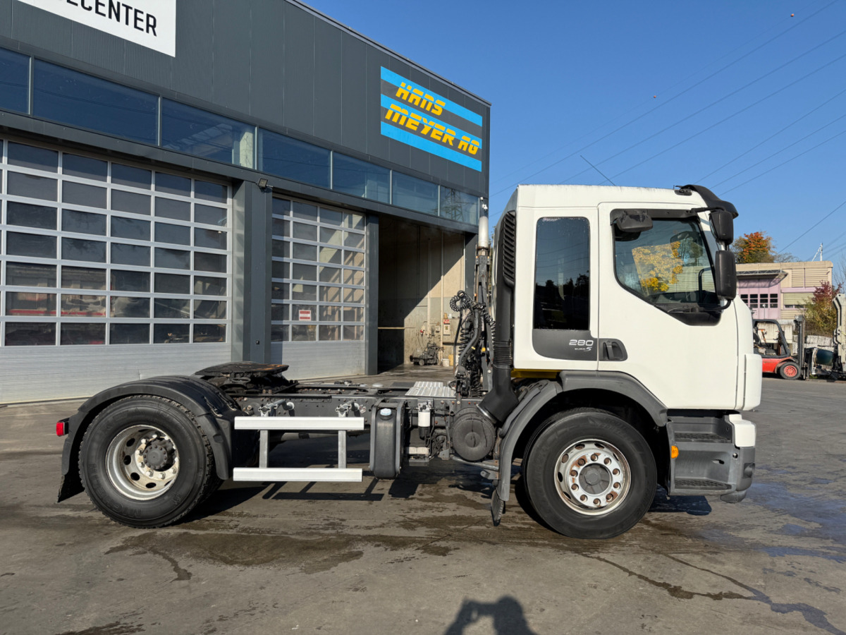 VOLVO FE-280 4x2 - Vetopöytäauto: kuva VOLVO FE-280 4x2 - Vetopöytäauto VOLVO FE-280 4x2 - Vetopöytäauto: kuva VOLVO FE-280 4x2 - Vetopöytäauto