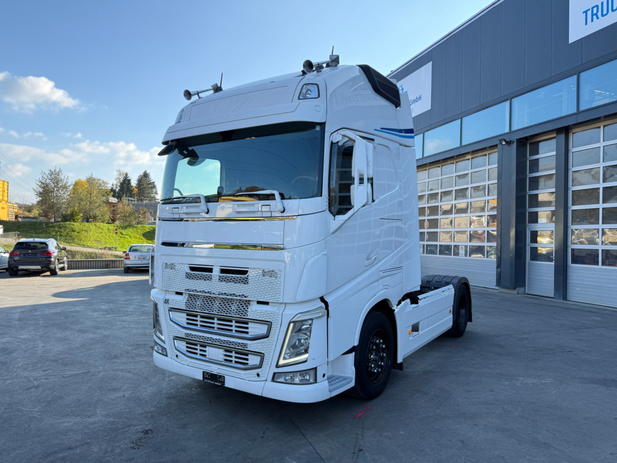 VOLVO FH-500 Standklima XXL 4x2 - Vetopöytäauto: kuva VOLVO FH-500 Standklima XXL 4x2 - Vetopöytäauto VOLVO FH-500 Standklima XXL 4x2 - Vetopöytäauto: kuva VOLVO FH-500 Standklima XXL 4x2 - Vetopöytäauto