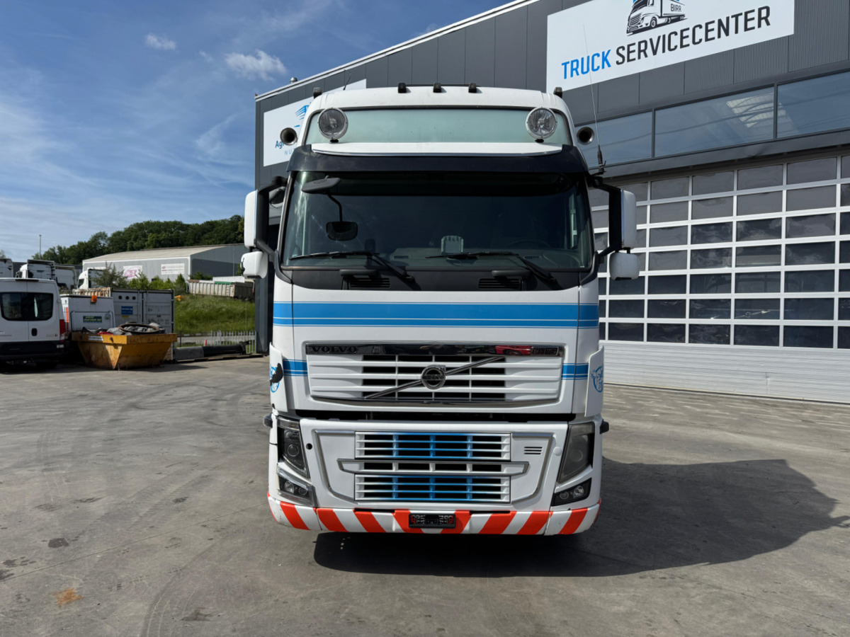 VOLVO FH16-750 6x2 - Vetopöytäauto: kuva VOLVO FH16-750 6x2 - Vetopöytäauto VOLVO FH16-750 6x2 - Vetopöytäauto: kuva VOLVO FH16-750 6x2 - Vetopöytäauto