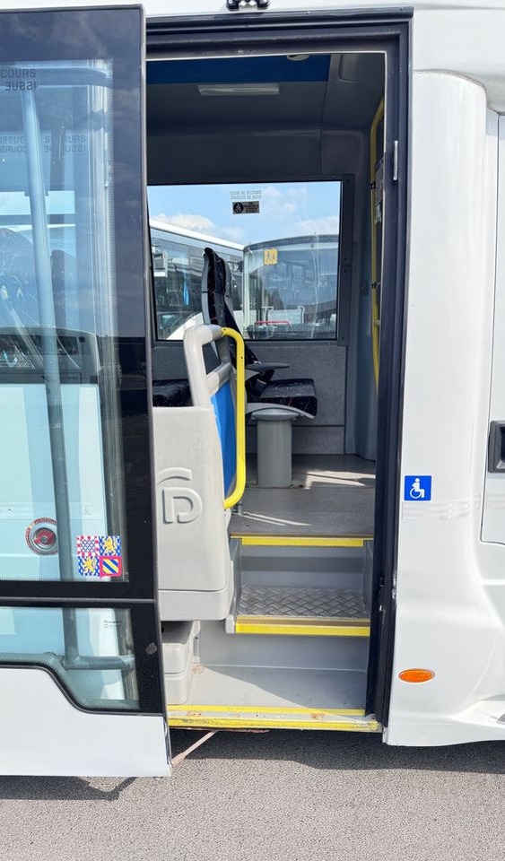 Minibussi, Pikkubussi Irisbus Iveco / DURISOTTI / -28miejsc /euro5/ mała klima / winda / 114000 zł netto: kuva Minibussi, Pikkubussi Irisbus Iveco / DURISOTTI / -28miejsc /euro5/ mała klima / winda / 114000 zł netto