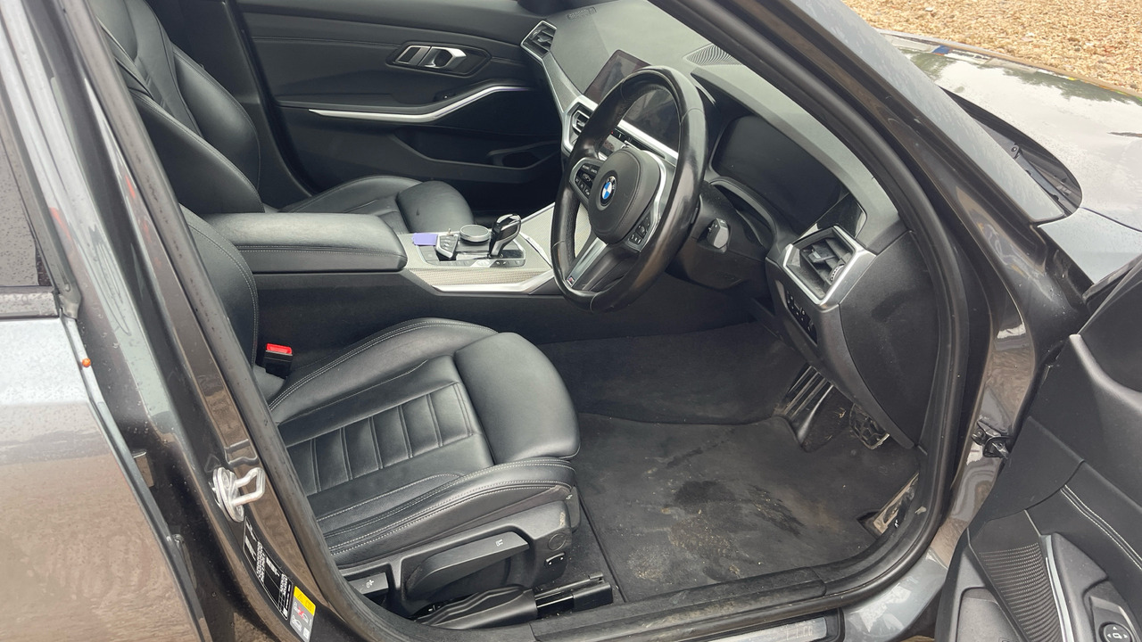BMW 330E M - Viistoperä: kuva BMW 330E M - Viistoperä BMW 330E M - Viistoperä: kuva BMW 330E M - Viistoperä
