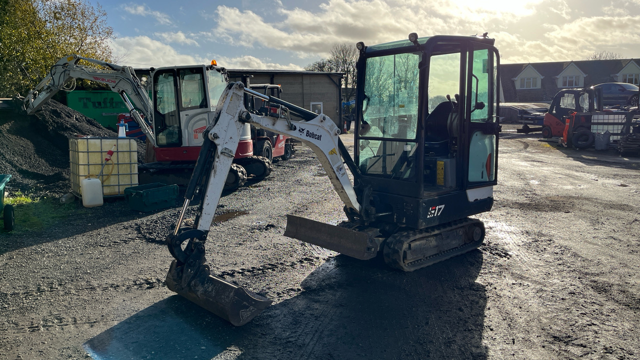 BOBCAT E17 - Minikuormaaja: kuva BOBCAT E17 - Minikuormaaja BOBCAT E17 - Minikuormaaja: kuva BOBCAT E17 - Minikuormaaja