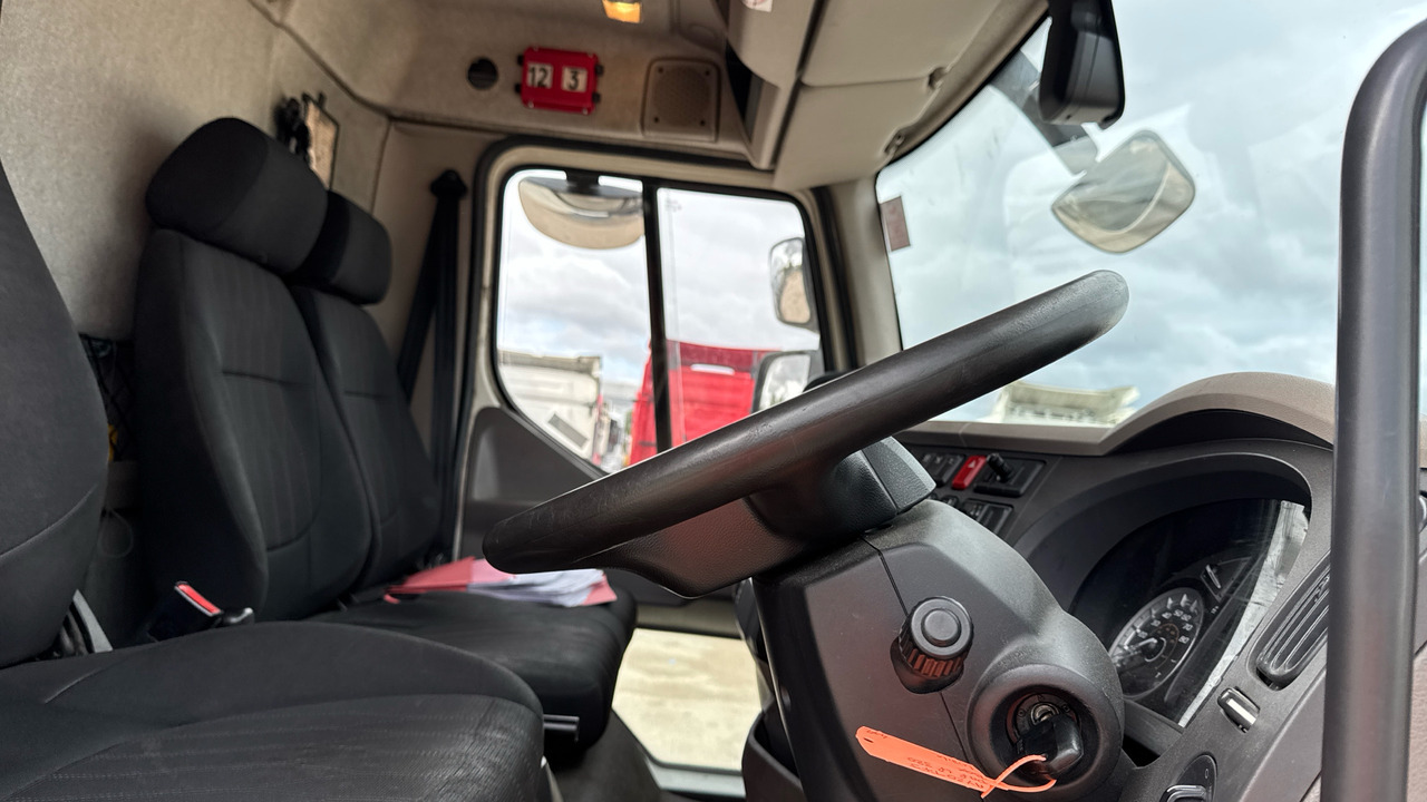 DAF LF 320 - Umpikori kuorma-auto: kuva DAF LF 320 - Umpikori kuorma-auto DAF LF 320 - Umpikori kuorma-auto: kuva DAF LF 320 - Umpikori kuorma-auto