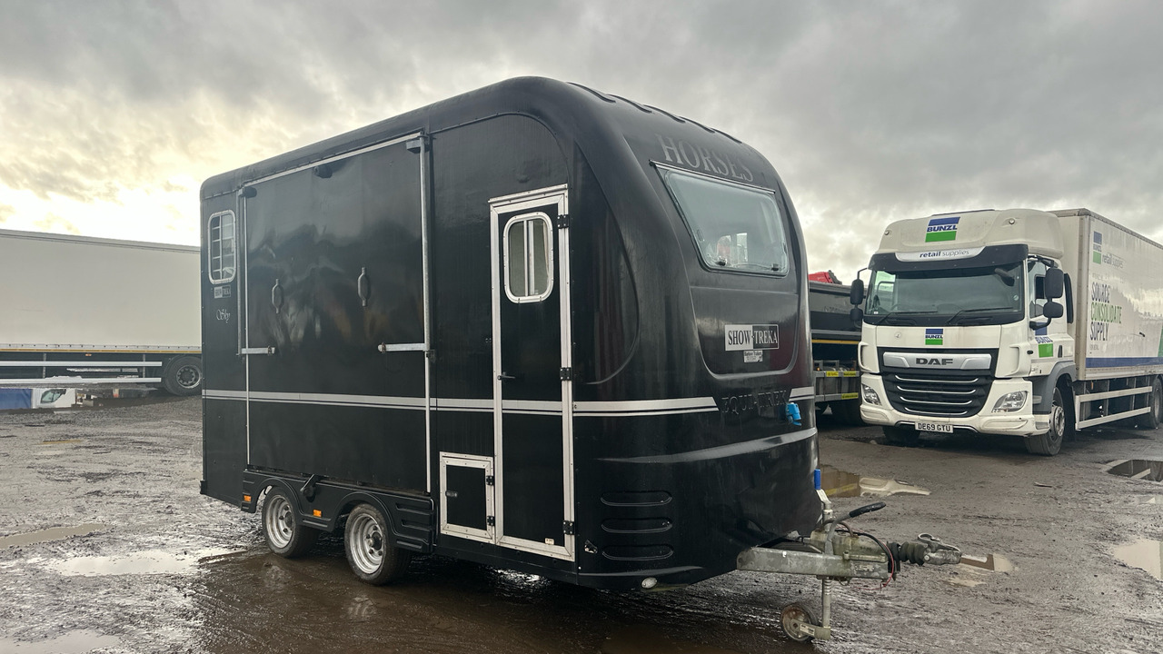 EQUI TREK SHOW TREKA - Koneenkuljetusvaunu: kuva EQUI TREK SHOW TREKA - Koneenkuljetusvaunu EQUI TREK SHOW TREKA - Koneenkuljetusvaunu: kuva EQUI TREK SHOW TREKA - Koneenkuljetusvaunu