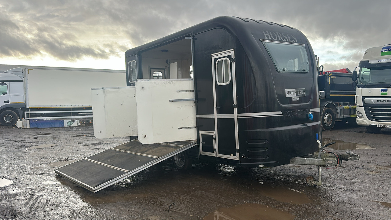 EQUI TREK SHOW TREKA - Koneenkuljetusvaunu: kuva EQUI TREK SHOW TREKA - Koneenkuljetusvaunu EQUI TREK SHOW TREKA - Koneenkuljetusvaunu: kuva EQUI TREK SHOW TREKA - Koneenkuljetusvaunu