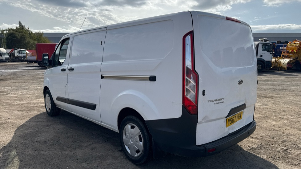 FORD TRANSIT CUSTOM 340 2.0 TDCI 130PS - Pieni pakettiauto: kuva FORD TRANSIT CUSTOM 340 2.0 TDCI 130PS - Pieni pakettiauto FORD TRANSIT CUSTOM 340 2.0 TDCI 130PS - Pieni pakettiauto: kuva FORD TRANSIT CUSTOM 340 2.0 TDCI 130PS - Pieni pakettiauto