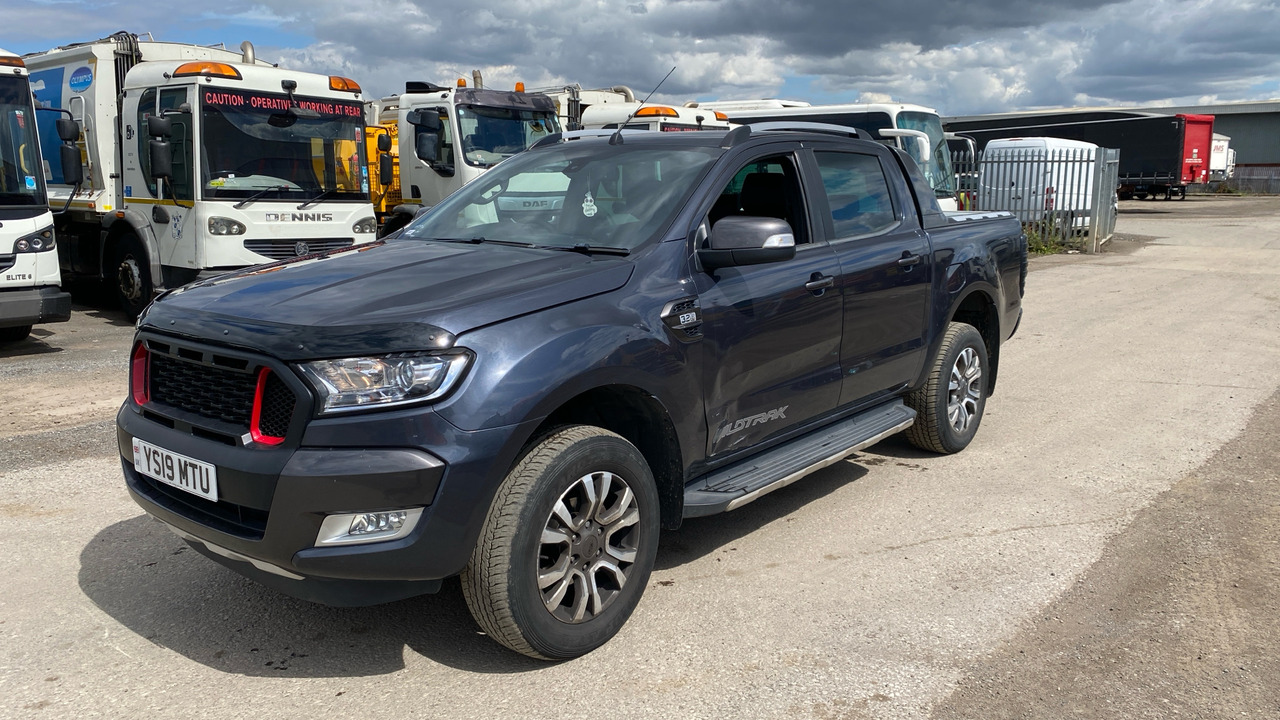 Ford Ranger WILDTRAK 200 3.2 TDCi - Avolava-auto, Jatko-ohjaamo kevyt kuorma-auto: kuva Ford Ranger WILDTRAK 200 3.2 TDCi - Avolava-auto, Jatko-ohjaamo kevyt kuorma-auto Ford Ranger WILDTRAK 200 3.2 TDCi - Avolava-auto, Jatko-ohjaamo kevyt kuorma-auto: kuva Ford Ranger WILDTRAK 200 3.2 TDCi - Avolava-auto, Jatko-ohjaamo kevyt kuorma-auto