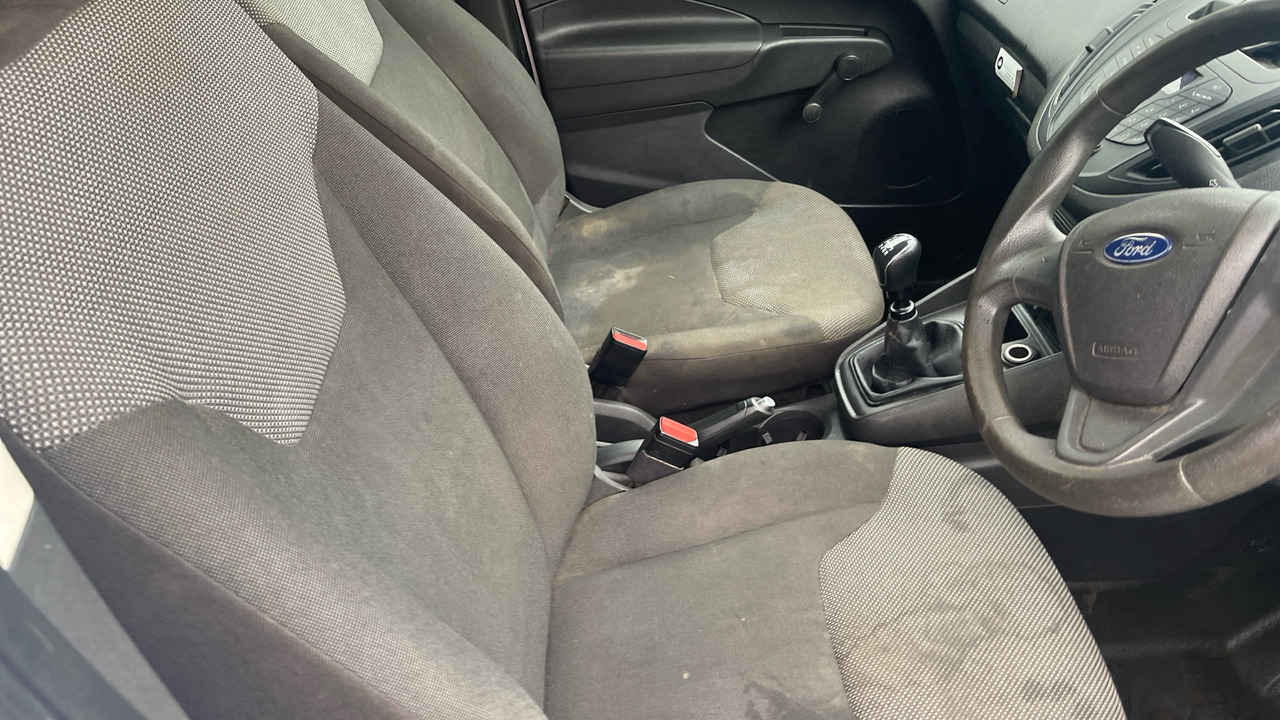 Ford Transit COURIER 1.5 TDCi - Pieni pakettiauto: kuva Ford Transit COURIER 1.5 TDCi - Pieni pakettiauto Ford Transit COURIER 1.5 TDCi - Pieni pakettiauto: kuva Ford Transit COURIER 1.5 TDCi - Pieni pakettiauto