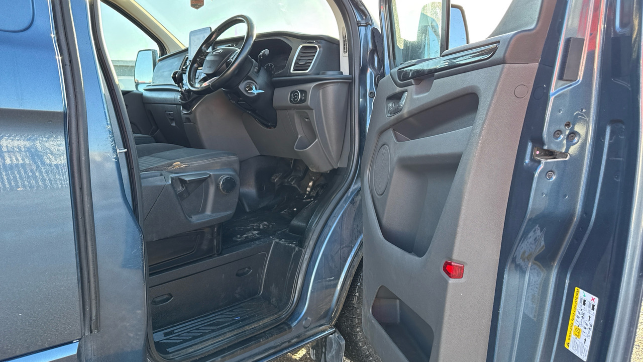 Ford Transit Custom 280 2.0 EcoBlue 130ps Limited - Pieni pakettiauto: kuva Ford Transit Custom 280 2.0 EcoBlue 130ps Limited - Pieni pakettiauto Ford Transit Custom 280 2.0 EcoBlue 130ps Limited - Pieni pakettiauto: kuva Ford Transit Custom 280 2.0 EcoBlue 130ps Limited - Pieni pakettiauto