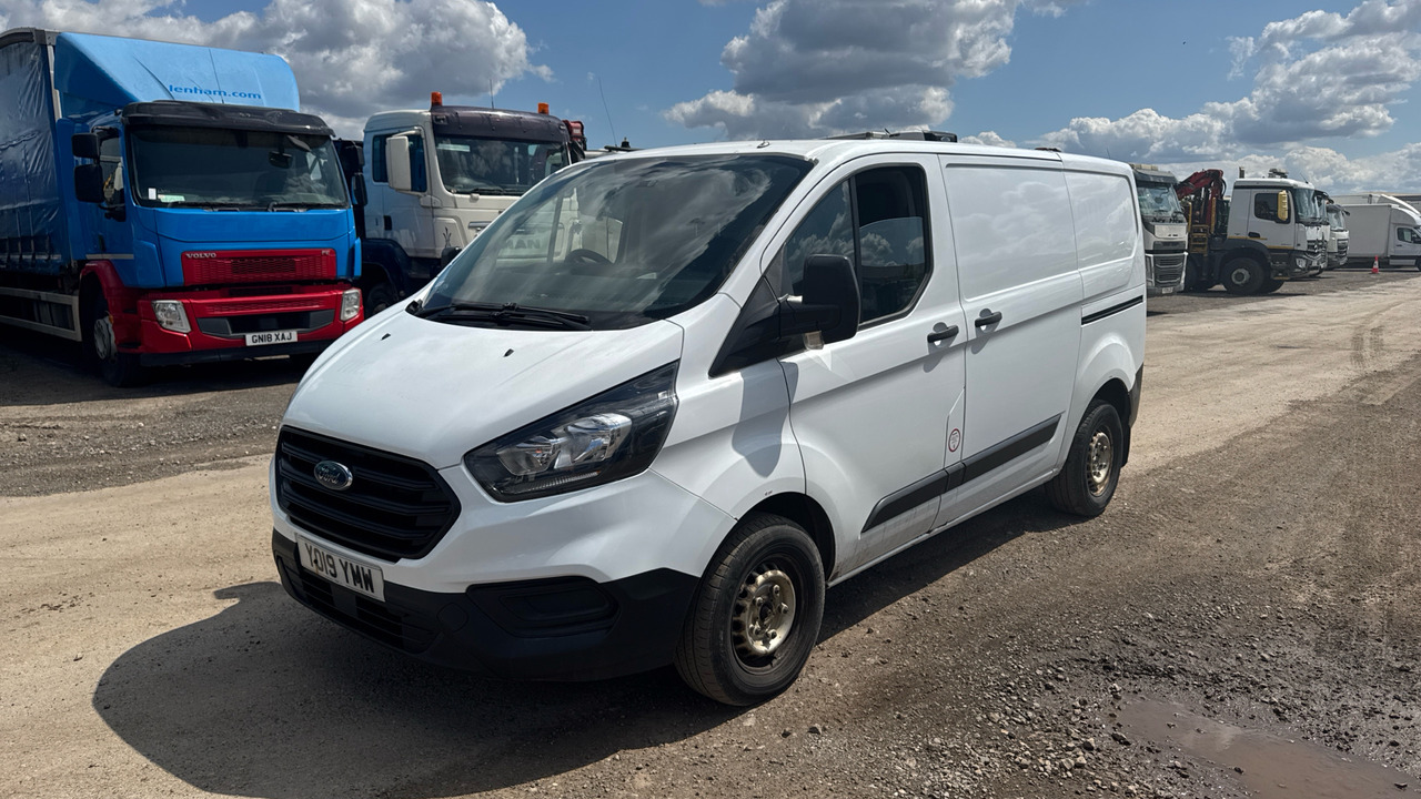 Ford Transit Custom 280 Base 2.0TDCi 105ps Low Roof Van FWD - Pieni pakettiauto: kuva Ford Transit Custom 280 Base 2.0TDCi 105ps Low Roof Van FWD - Pieni pakettiauto Ford Transit Custom 280 Base 2.0TDCi 105ps Low Roof Van FWD - Pieni pakettiauto: kuva Ford Transit Custom 280 Base 2.0TDCi 105ps Low Roof Van FWD - Pieni pakettiauto