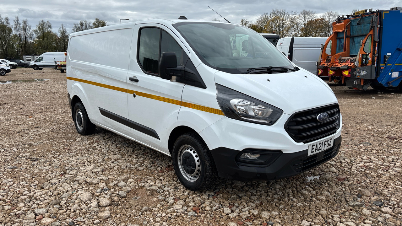 Ford Transit Custom 300 2.0 ECOBLUE 105PS - Pieni pakettiauto: kuva Ford Transit Custom 300 2.0 ECOBLUE 105PS - Pieni pakettiauto Ford Transit Custom 300 2.0 ECOBLUE 105PS - Pieni pakettiauto: kuva Ford Transit Custom 300 2.0 ECOBLUE 105PS - Pieni pakettiauto