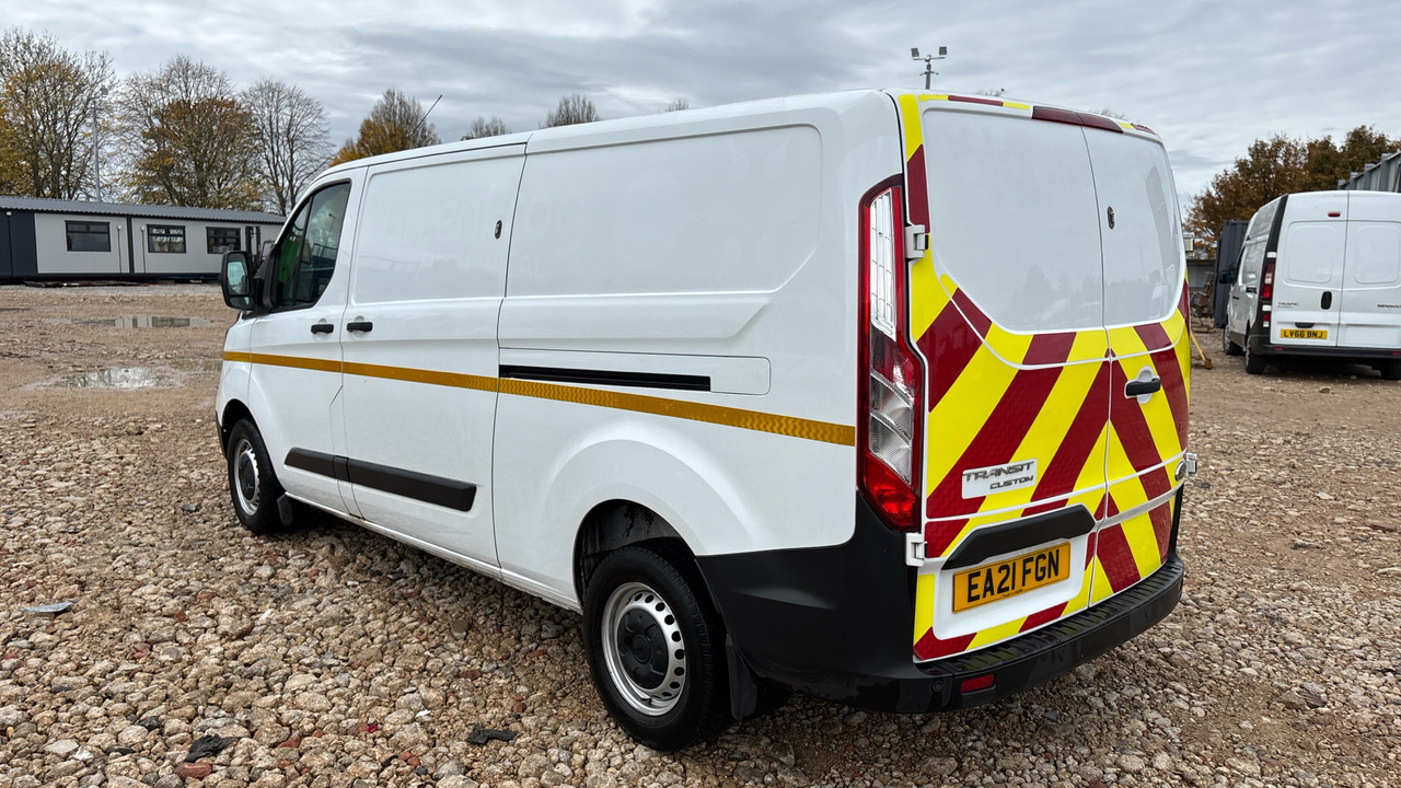 Ford Transit Custom 300 2.0 ECOBLUE 105PS - Pieni pakettiauto: kuva Ford Transit Custom 300 2.0 ECOBLUE 105PS - Pieni pakettiauto Ford Transit Custom 300 2.0 ECOBLUE 105PS - Pieni pakettiauto: kuva Ford Transit Custom 300 2.0 ECOBLUE 105PS - Pieni pakettiauto