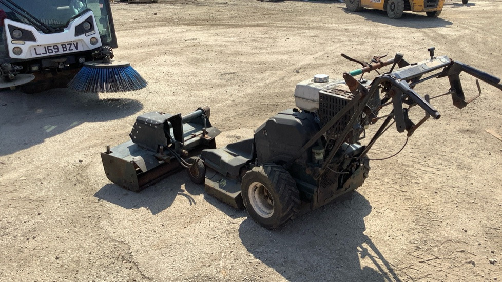 HAYTER 249 PEDESTRIAN MOWER - Ruohonleikkuri: kuva HAYTER 249 PEDESTRIAN MOWER - Ruohonleikkuri HAYTER 249 PEDESTRIAN MOWER - Ruohonleikkuri: kuva HAYTER 249 PEDESTRIAN MOWER - Ruohonleikkuri