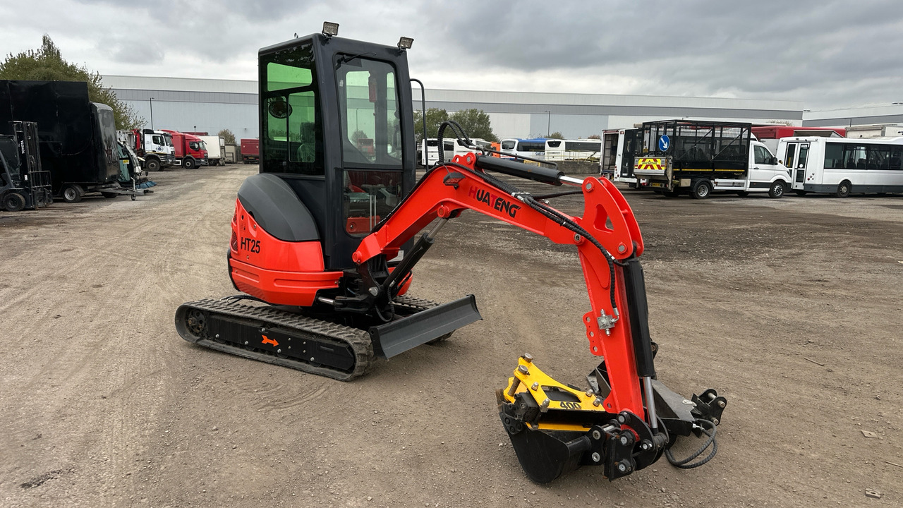 HUATENG HT25 - Minikuormaaja: kuva HUATENG HT25 - Minikuormaaja HUATENG HT25 - Minikuormaaja: kuva HUATENG HT25 - Minikuormaaja