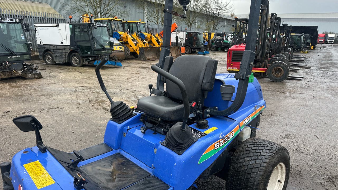 ISEKI SZ330 - Ruohonleikkuri: kuva ISEKI SZ330 - Ruohonleikkuri ISEKI SZ330 - Ruohonleikkuri: kuva ISEKI SZ330 - Ruohonleikkuri