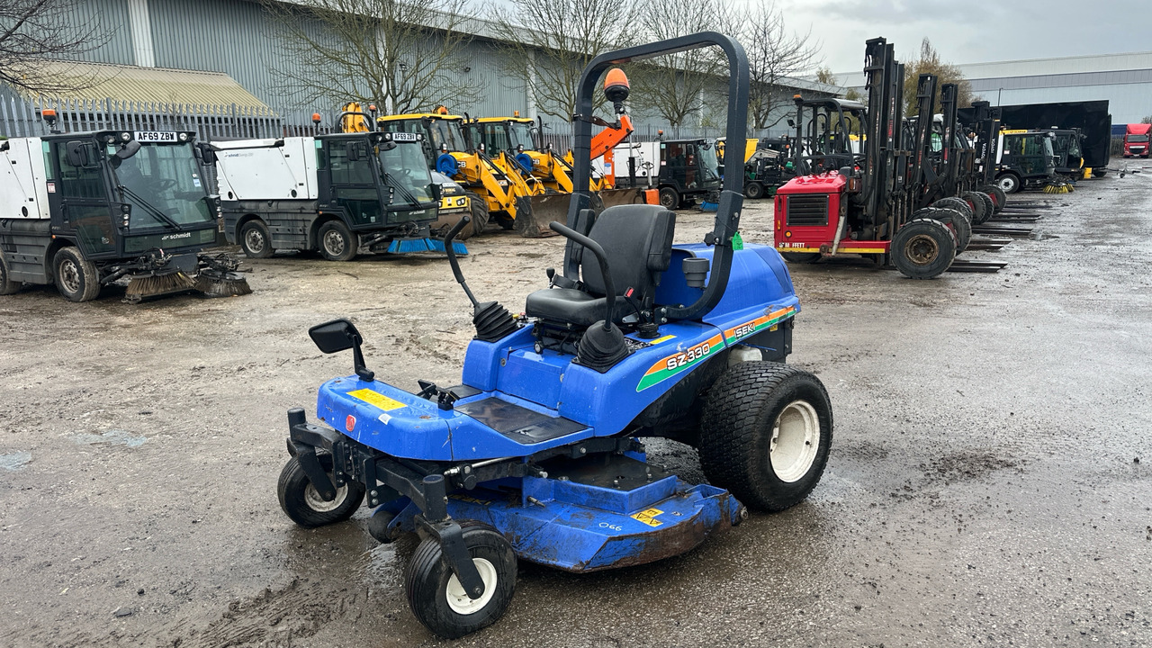 ISEKI SZ330 - Ruohonleikkuri: kuva ISEKI SZ330 - Ruohonleikkuri ISEKI SZ330 - Ruohonleikkuri: kuva ISEKI SZ330 - Ruohonleikkuri