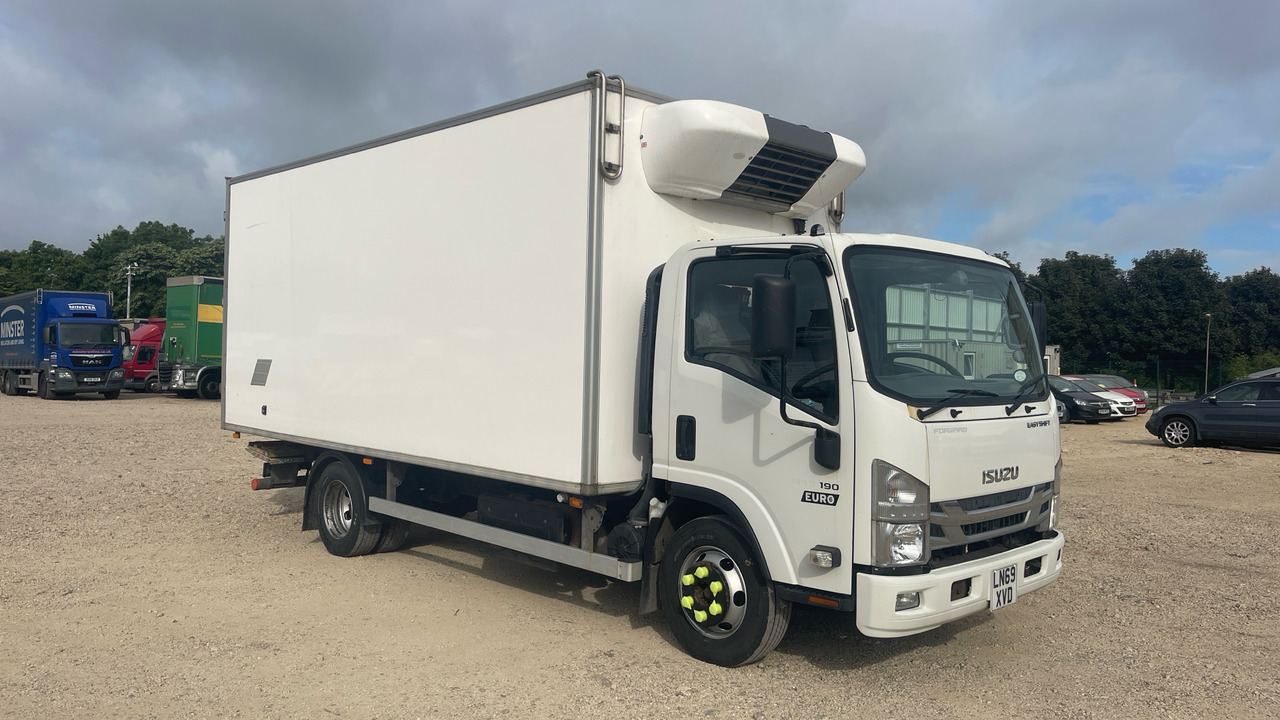Isuzu N 75.190 - Refrigeraattori kuorma-auto: kuva Isuzu N 75.190 - Refrigeraattori kuorma-auto Isuzu N 75.190 - Refrigeraattori kuorma-auto: kuva Isuzu N 75.190 - Refrigeraattori kuorma-auto