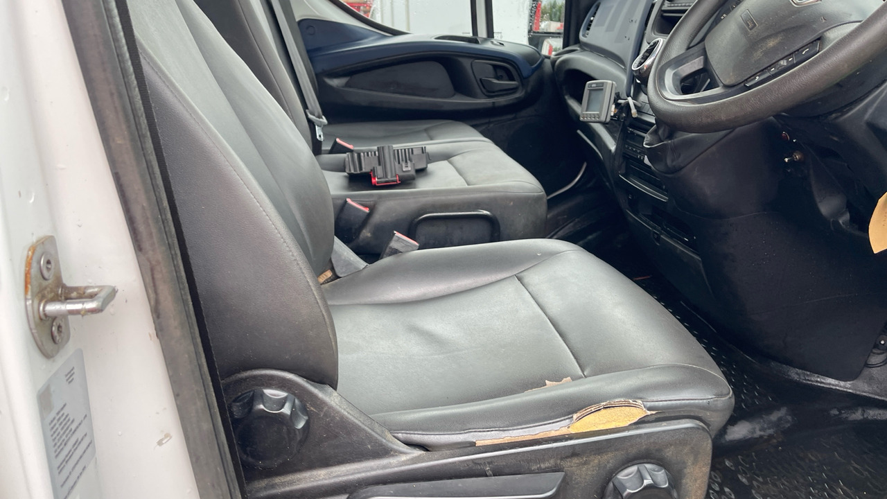 Iveco Daily 3.0 50-180 3450WB - Avolava pakettiauto: kuva Iveco Daily 3.0 50-180 3450WB - Avolava pakettiauto Iveco Daily 3.0 50-180 3450WB - Avolava pakettiauto: kuva Iveco Daily 3.0 50-180 3450WB - Avolava pakettiauto