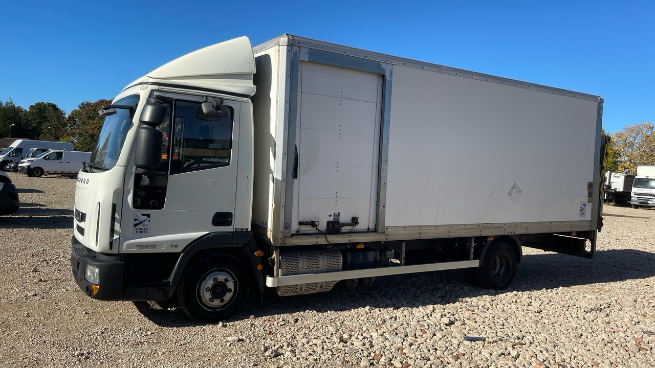 Iveco Eurocargo 75E16 - Umpikori kuorma-auto: kuva Iveco Eurocargo 75E16 - Umpikori kuorma-auto Iveco Eurocargo 75E16 - Umpikori kuorma-auto: kuva Iveco Eurocargo 75E16 - Umpikori kuorma-auto