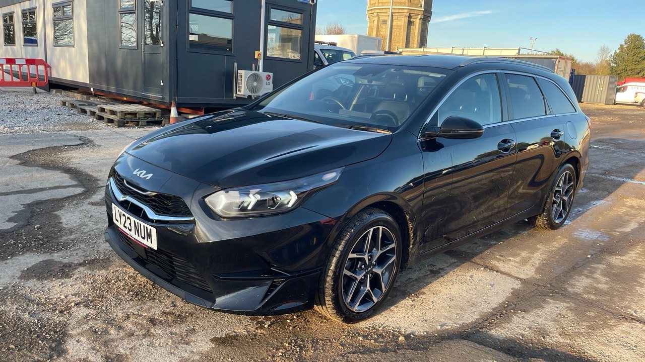 Kia Ceed 3 1.5 GDI ISG - Farmari: kuva Kia Ceed 3 1.5 GDI ISG - Farmari Kia Ceed 3 1.5 GDI ISG - Farmari: kuva Kia Ceed 3 1.5 GDI ISG - Farmari