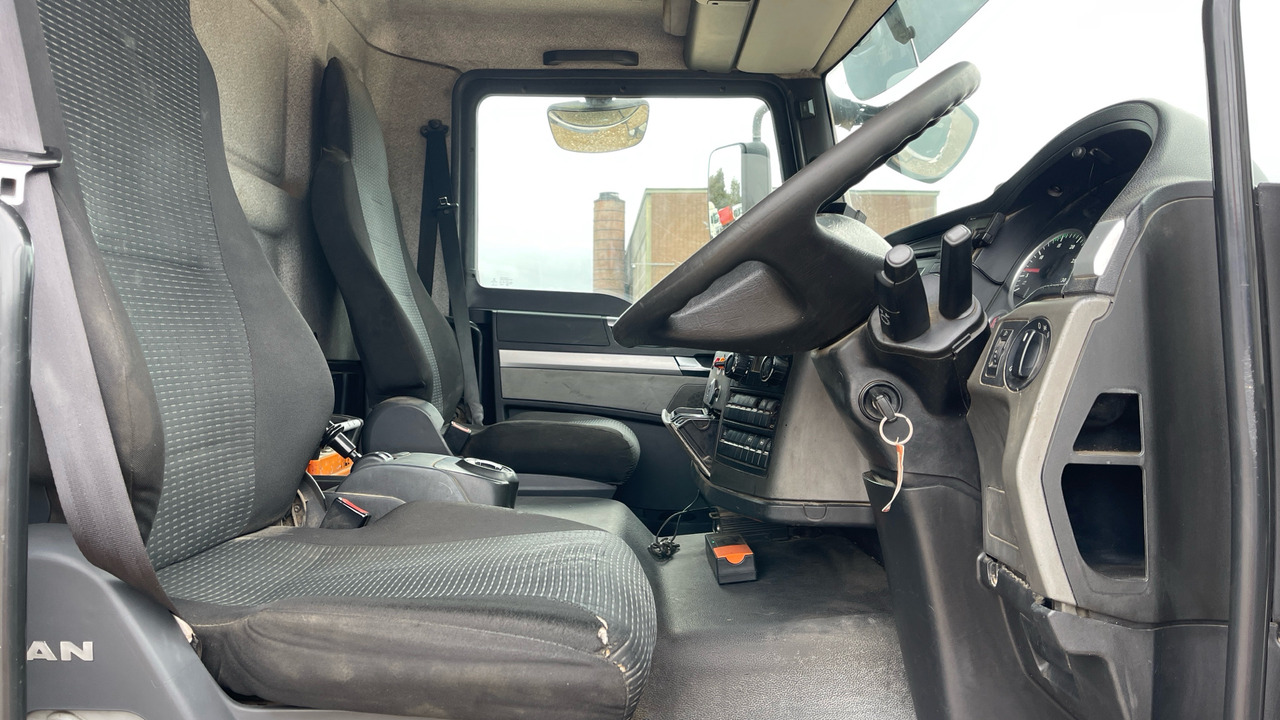 MAN TGM 26.340 - Lava-kuorma-auto, Nosturiauto: kuva MAN TGM 26.340 - Lava-kuorma-auto, Nosturiauto MAN TGM 26.340 - Lava-kuorma-auto, Nosturiauto: kuva MAN TGM 26.340 - Lava-kuorma-auto, Nosturiauto