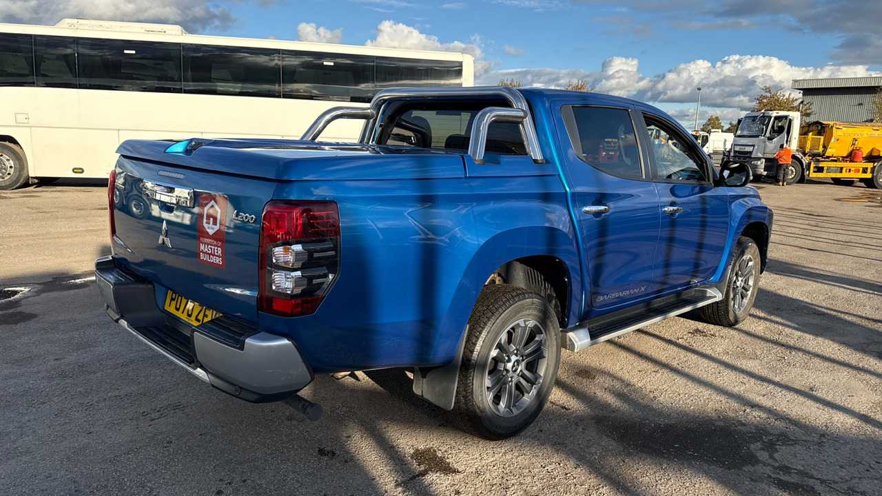 Mitsubishi L200 DI-D 2.3 Barbarian X 150PS - Avolava-auto, Jatko-ohjaamo kevyt kuorma-auto: kuva Mitsubishi L200 DI-D 2.3 Barbarian X 150PS - Avolava-auto, Jatko-ohjaamo kevyt kuorma-auto Mitsubishi L200 DI-D 2.3 Barbarian X 150PS - Avolava-auto, Jatko-ohjaamo kevyt kuorma-auto: kuva Mitsubishi L200 DI-D 2.3 Barbarian X 150PS - Avolava-auto, Jatko-ohjaamo kevyt kuorma-auto