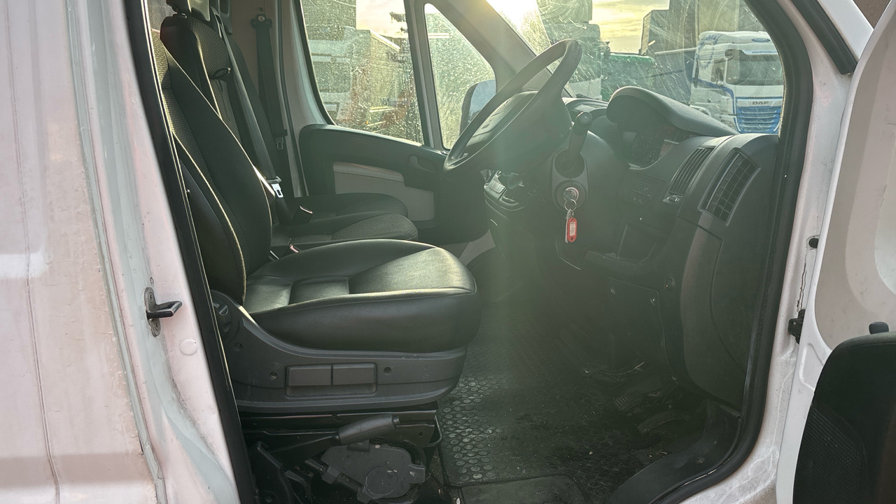 PEUGEOT BOXER 335 2.0 BLUEHDI 130PS - Kippilava-auto: kuva PEUGEOT BOXER 335 2.0 BLUEHDI 130PS - Kippilava-auto PEUGEOT BOXER 335 2.0 BLUEHDI 130PS - Kippilava-auto: kuva PEUGEOT BOXER 335 2.0 BLUEHDI 130PS - Kippilava-auto