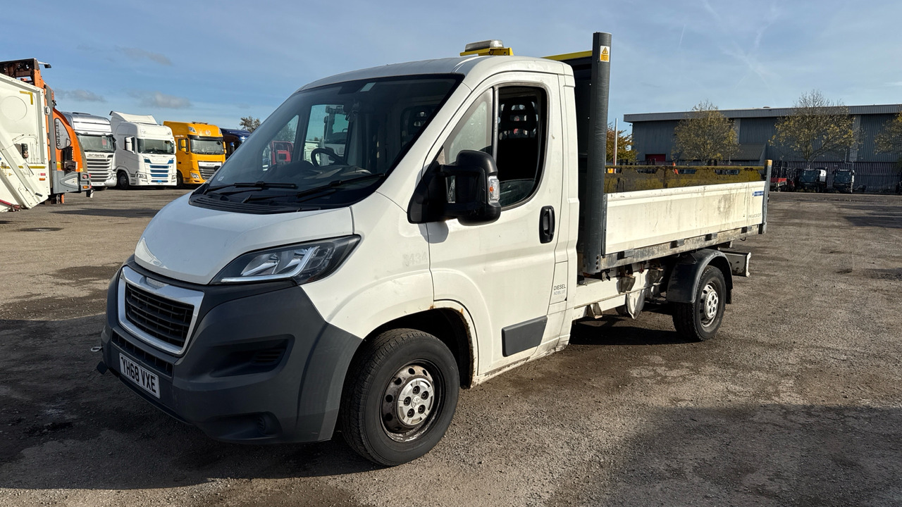 PEUGEOT BOXER 355 2.0 BlueHDi 130ps - Kippilava-auto: kuva PEUGEOT BOXER 355 2.0 BlueHDi 130ps - Kippilava-auto PEUGEOT BOXER 355 2.0 BlueHDi 130ps - Kippilava-auto: kuva PEUGEOT BOXER 355 2.0 BlueHDi 130ps - Kippilava-auto